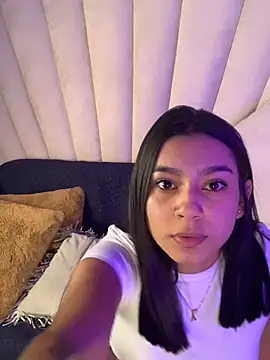 AlyssaRay online show from December 5, 8:39 pm