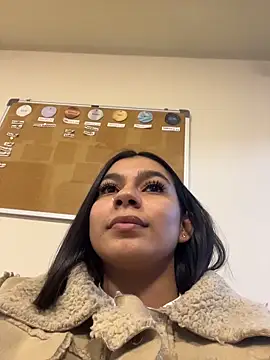 AlyssaRay online show from April 4, 11:39 am