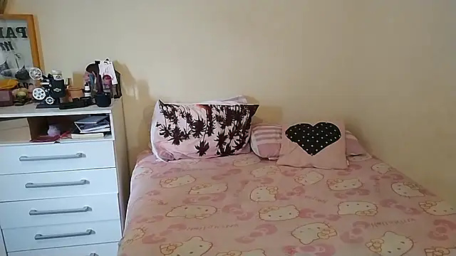 CllarinhaCortes online show from February 20, 3:25 pm