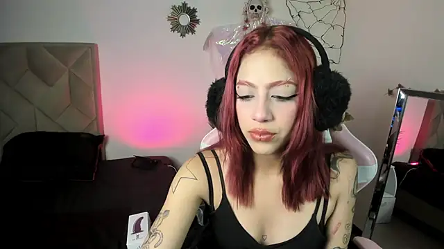 Snapshot of Vicky_Boop chatting on October 15, 12:57 pm Vicky Boop online show from October 15, 12:57 pm