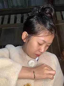 Snapshot of linh-lan1 chatting on December 16, 1:04 pm linh-lan1 online show from December 16, 1:04 pm