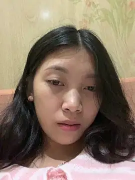 Snapshot of linh-lan1 chatting on November 20, 1:34 pm linh-lan1 online show from November 20, 1:34 pm