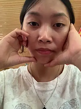 Snapshot of linh-lan1 chatting on November 11, 3:34 am linh-lan1 online show from November 11, 3:34 am