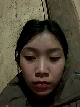 Snapshot of linh-lan1 chatting on December 15, 1:17 pm linh-lan1 online show from December 15, 1:17 pm