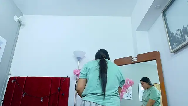 chubbykinkyygirl online show from December 19, 12:29 pm