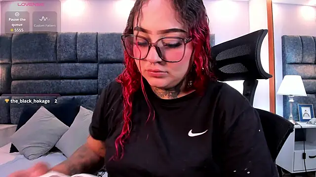 Snapshot of atennea_diiossa chatting on November 6, 11:36 am atennea diiossa online show from November 6, 11:36 am