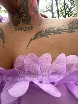 Snapshot of atennea_diiossa chatting on November 15, 4:00 pm atennea diiossa online show from November 15, 4:00 pm