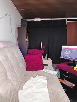 kitten25-hott online show from November 21, 1:04 am