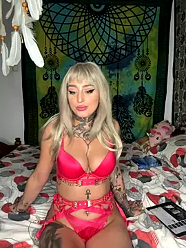 Snapshot of antonia_evelyn chatting on October 14, 9:15 pm antonia evelyn online show from October 14, 9:15 pm