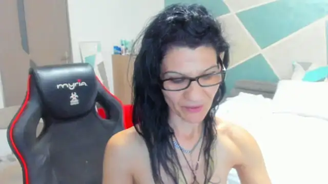 SweetSin40 online show from April 7, 5:42 am