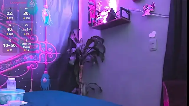 Snapshot of Sharlott_smith chatting on October 18, 11:51 pm Sharlott smith online show from October 18, 11:51 pm