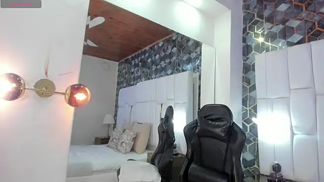 denisse khan online show from February 13, 5:02 pm