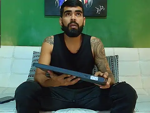 Snapshot of black_kameron_ chatting on November 13, 11:52 pm black kameron online show from November 13, 11:52 pm