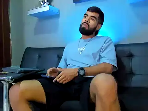 Snapshot of black_kameron_ chatting on November 11, 5:08 pm black kameron online show from November 11, 5:08 pm