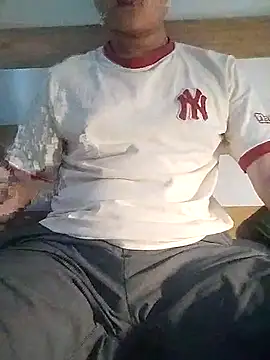 Snapshot of gande_003 chatting on November 25, 7:30 am gande 003 online show from November 25, 7:30 am