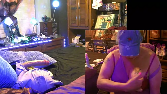 Snapshot of JasmineAurora chatting on October 19, 12:57 am JasmineAurora online show from October 19, 12:57 am