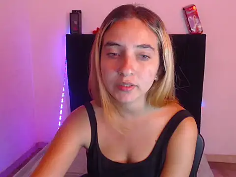 Snapshot of mandyy_petite chatting on October 17, 2:48 am mandyy petite online show from October 17, 2:48 am