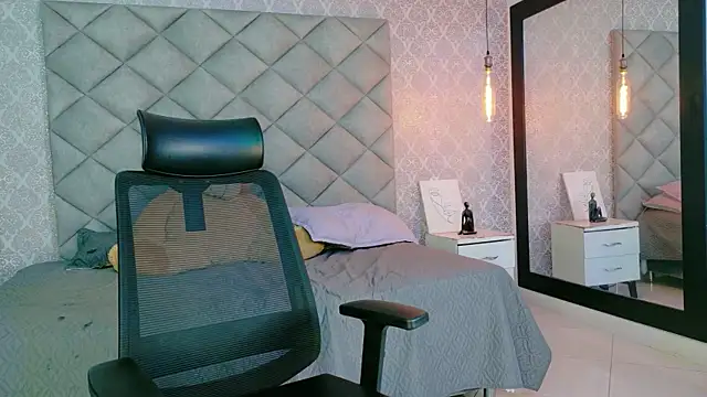 CARO ADAMS1 online show from January 14, 10:19 am