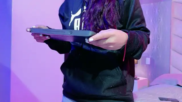 CARO ADAMS1 online show from January 15, 11:46 am