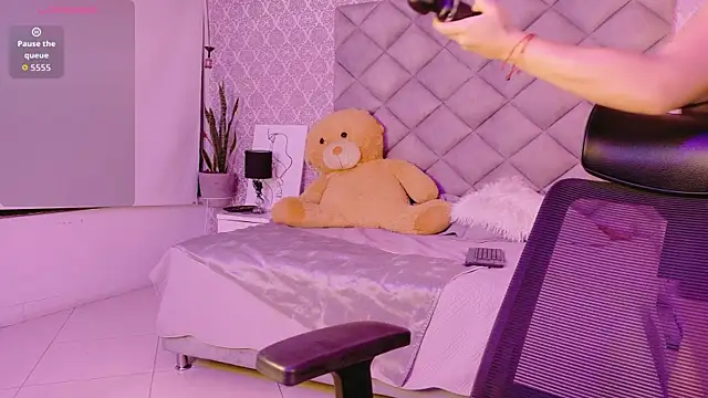 Snapshot of CARO_ADAMS1 chatting on February 23, 11:00 am CARO ADAMS1 online show from February 23, 11:00 am