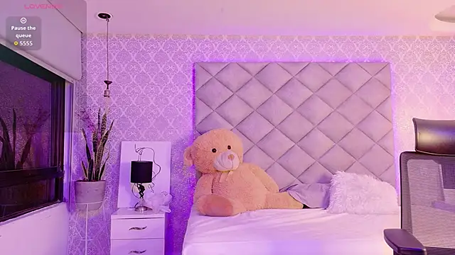 Snapshot of CARO_ADAMS1 chatting on February 18, 11:06 am CARO ADAMS1 online show from February 18, 11:06 am