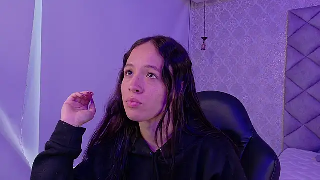 CARO ADAMS1 online show from November 19, 12:05 pm