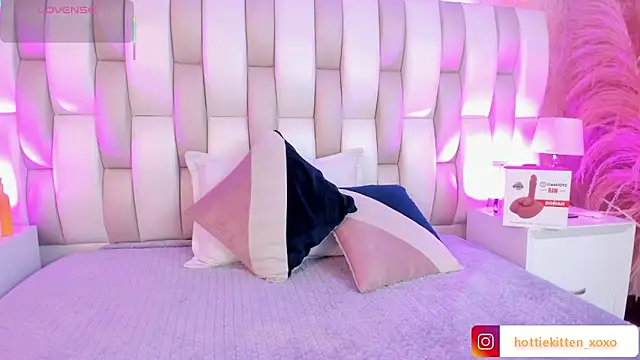 Ari lynn  online show from March 3, 3:13 am