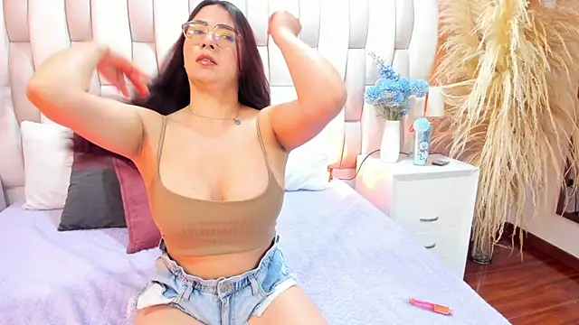 Ari lynn  online show from December 18, 5:12 am