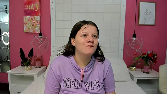 mia sweetie0 online show from December 3, 12:15 pm