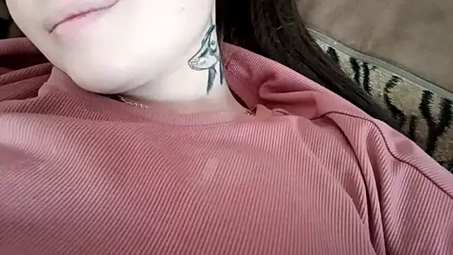 FrostNymph online show from October 18, 7:43 am