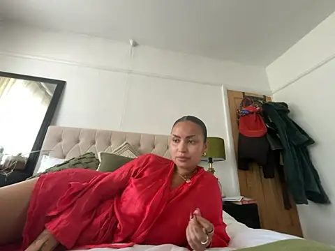 sexygoddessjessy online show from May 7, 12:30 pm