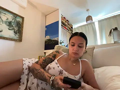 sexygoddessjessy online show from April 2, 11:17 am
