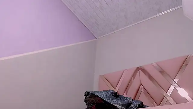 VioletGil Party  online show from December 15, 7:20 pm