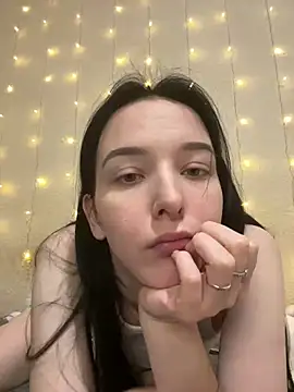Snapshot of _LovelyDana_ chatting on October 13, 4:30 pm LovelyDana online show from October 13, 4:30 pm