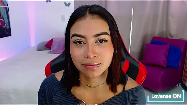 Snapshot of ebony_moon1 chatting on October 16, 3:42 pm ebony moon1 online show from October 16, 3:42 pm
