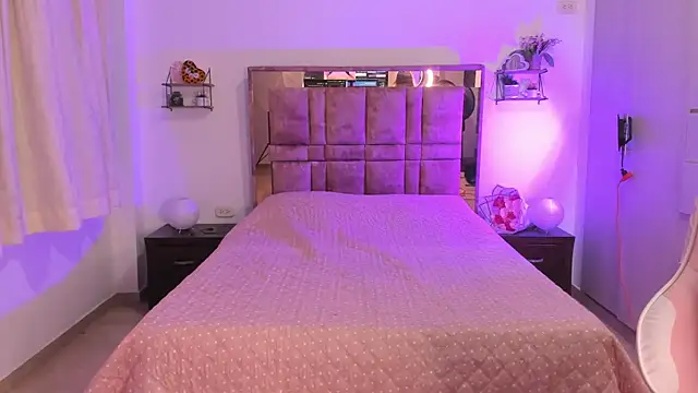 MIACUTEE  online show from February 23, 11:27 pm