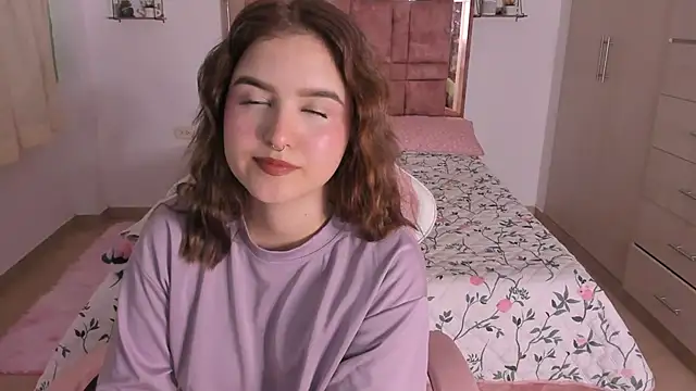 MIACUTEE  online show from May 27, 10:06 pm