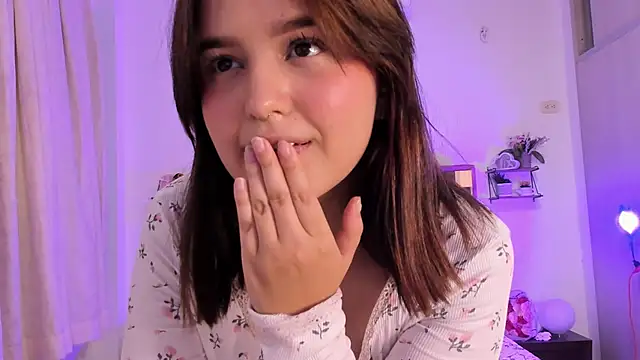 MIACUTEE  online show from March 11, 8:36 pm