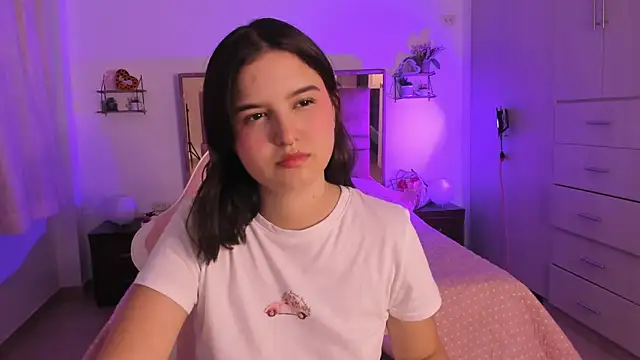 MIACUTEE  online show from March 2, 10:06 pm