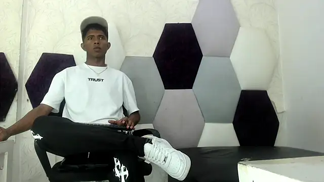 Snapshot of Mick_storm chatting on February 1, 7:45 pm Mick storm online show from February 1, 7:45 pm