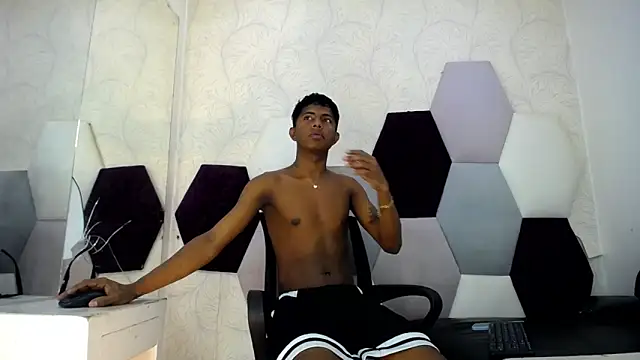 Snapshot of Mick_storm chatting on February 21, 8:33 pm Mick storm online show from February 21, 8:33 pm