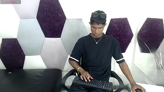 Snapshot of Mick_storm chatting on February 6, 6:59 pm Mick storm online show from February 6, 6:59 pm