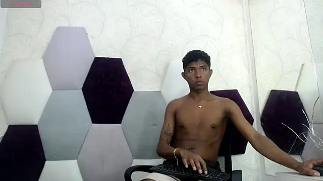 Snapshot of Mick_storm chatting on February 8, 7:33 pm Mick storm online show from February 8, 7:33 pm