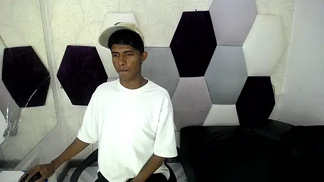 Snapshot of Mick_storm chatting on February 24, 8:31 pm Mick storm online show from February 24, 8:31 pm