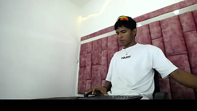 Mick storm online show from April 18, 6:54 pm