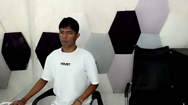 Snapshot of Mick_storm chatting on November 15, 7:07 pm Mick storm online show from November 15, 7:07 pm