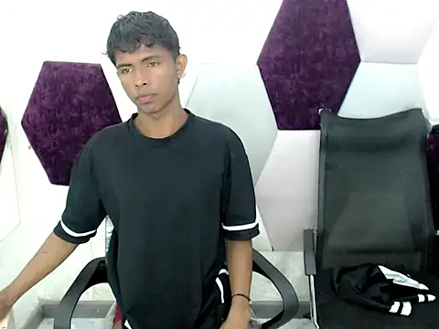 Snapshot of Mick_storm chatting on November 18, 7:06 pm Mick storm online show from November 18, 7:06 pm