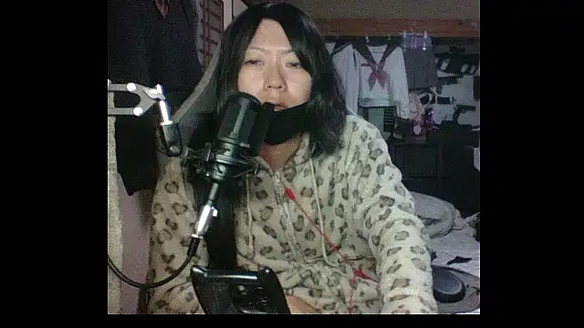 Snapshot of harinyanxxx chatting on December 18, 7:07 pm harinyanxxx online show from December 18, 7:07 pm