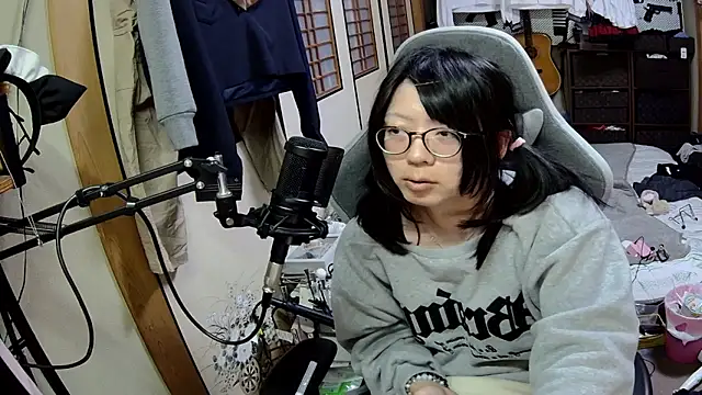 Snapshot of harinyanxxx chatting on February 25, 3:45 pm harinyanxxx online show from February 25, 3:45 pm