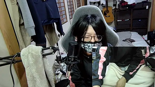 Snapshot of harinyanxxx chatting on February 7, 9:23 pm harinyanxxx online show from February 7, 9:23 pm